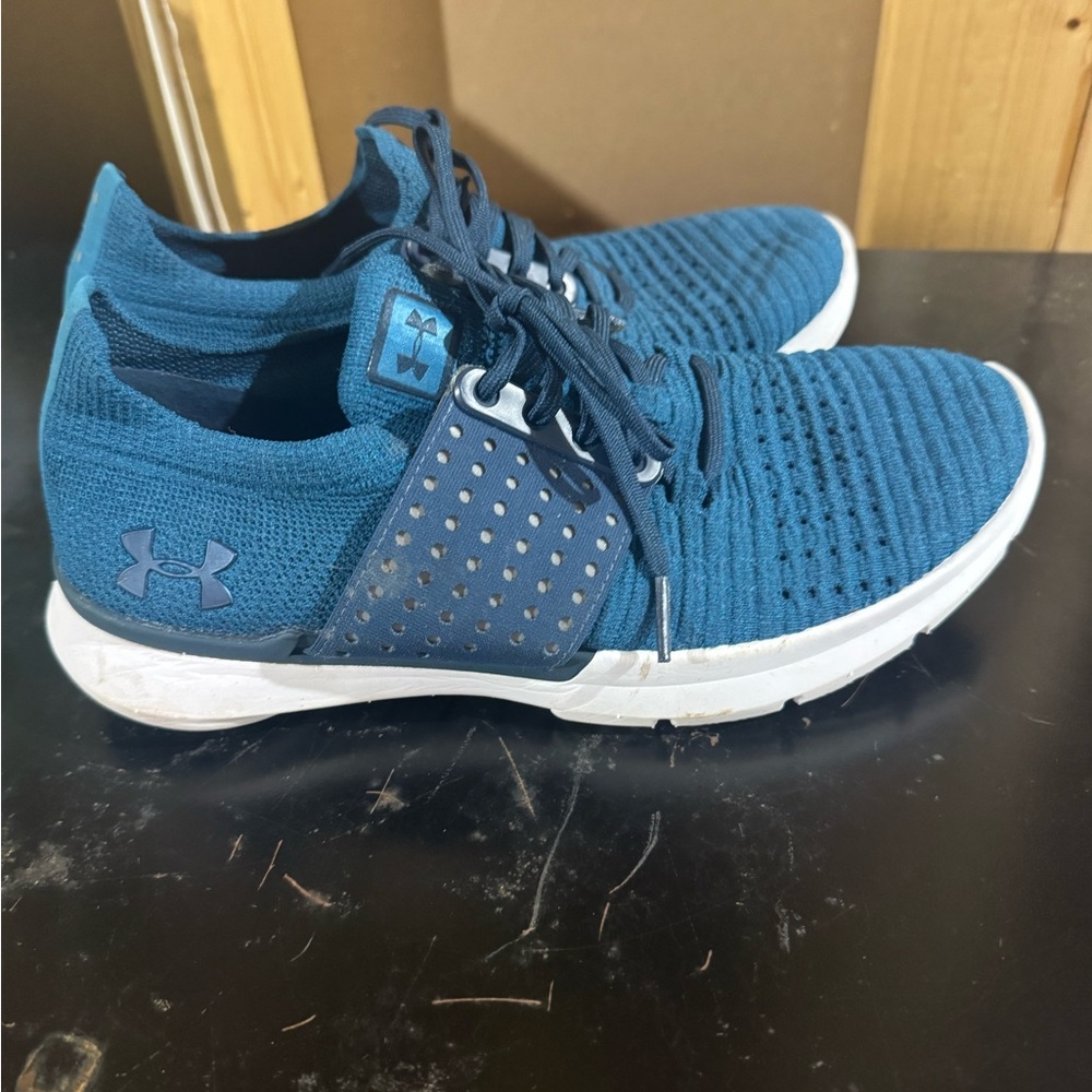 Under Armour women’s Blue Athletic Shoes